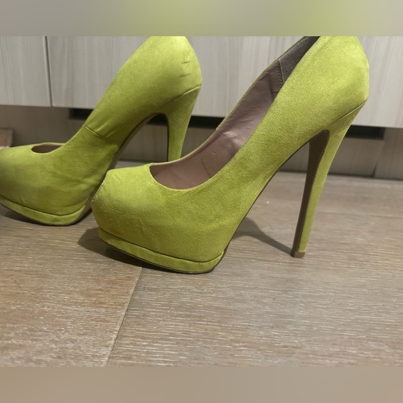 Qupid lime suede peep toe pumps - Picture 3 of 8